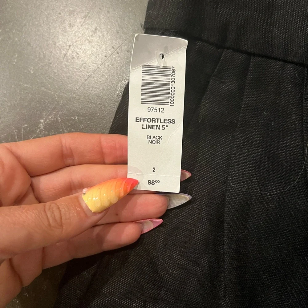 Aritzia Linen Shorts - Picture 4 of 4